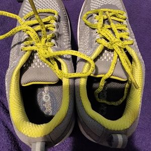 Ortho Feet New with box Coral sz 8